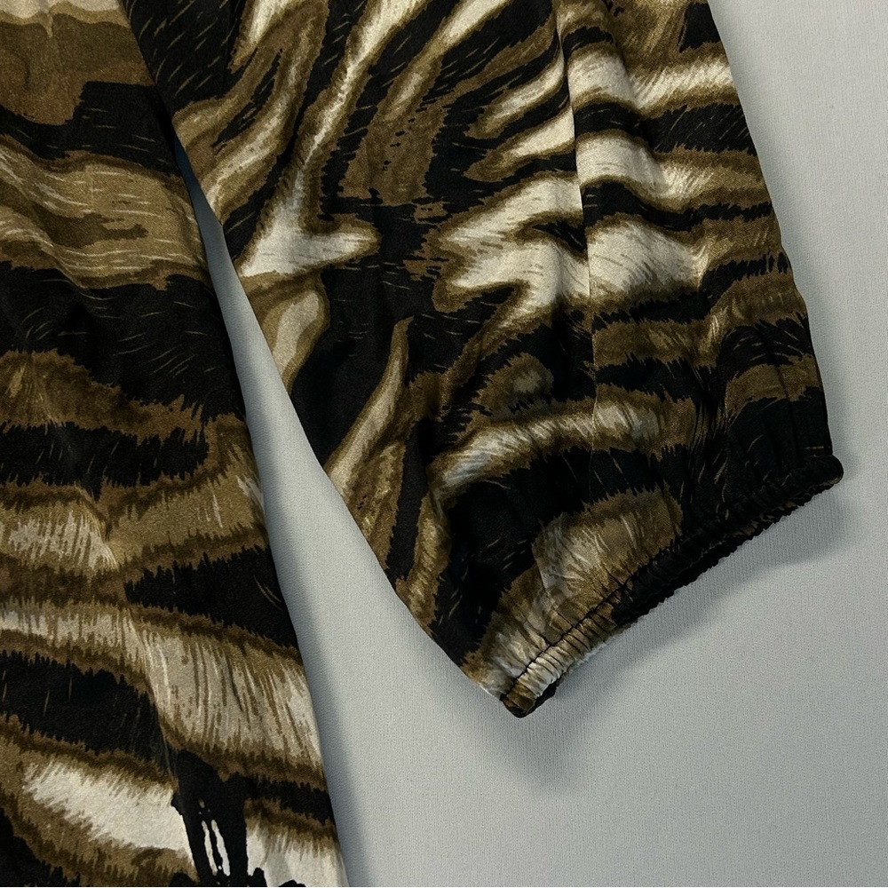 Cache Tunic Top Blouse Size M Silk Animal Print Smocked 3/4 Sleeve Flowy Mobwife - Picture 7 of 13